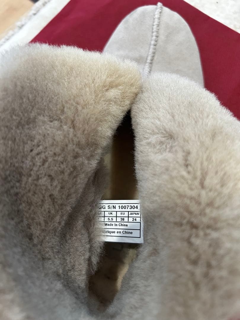 UGG ムートンブーツ　ライトグレー