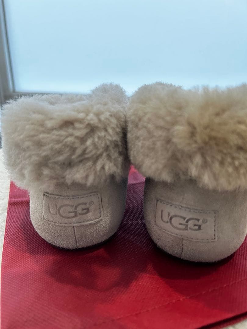 UGG ムートンブーツ　ライトグレー