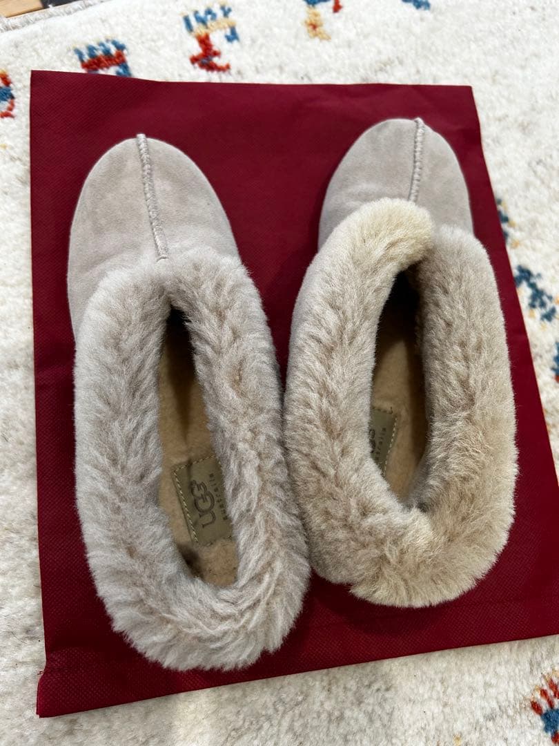 UGG ムートンブーツ　ライトグレー