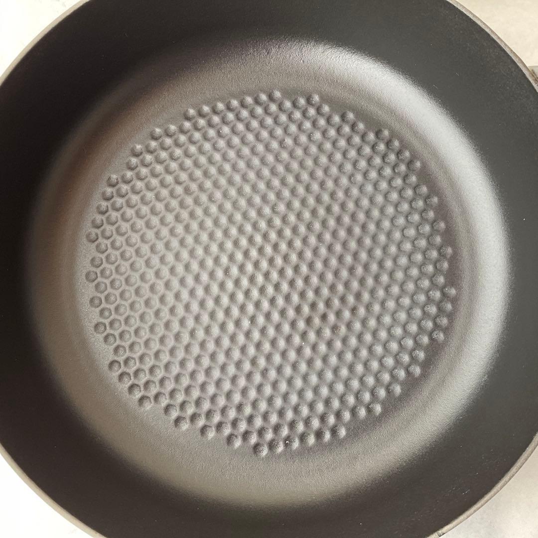 【はな】 staub ストウブ　ニダベイユ ソテーバン 28cm