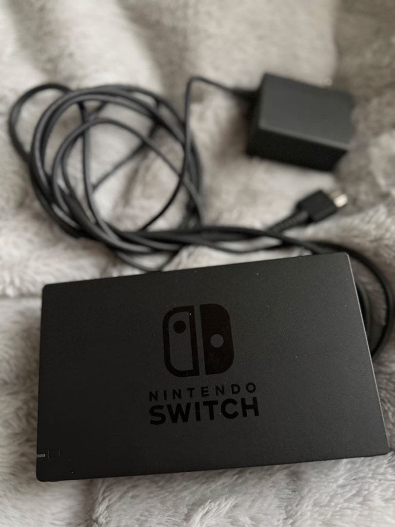 Nintendo Switch 本体と付属品