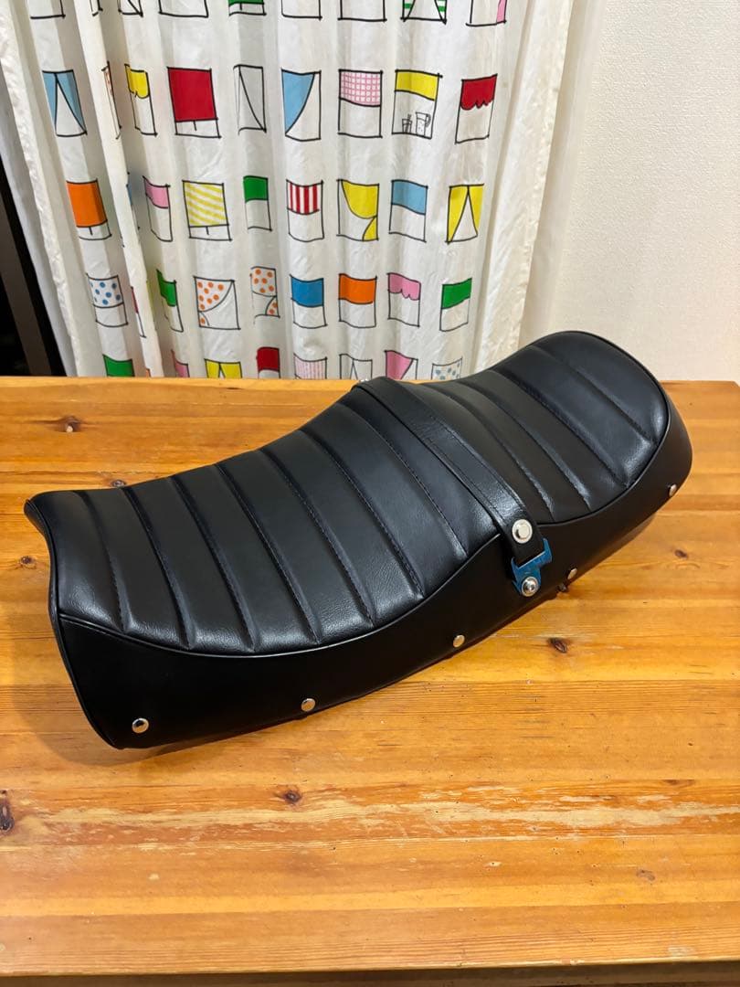 【職人魂が宿る至高のシート】 CB400SF タックロール NC39 NC42