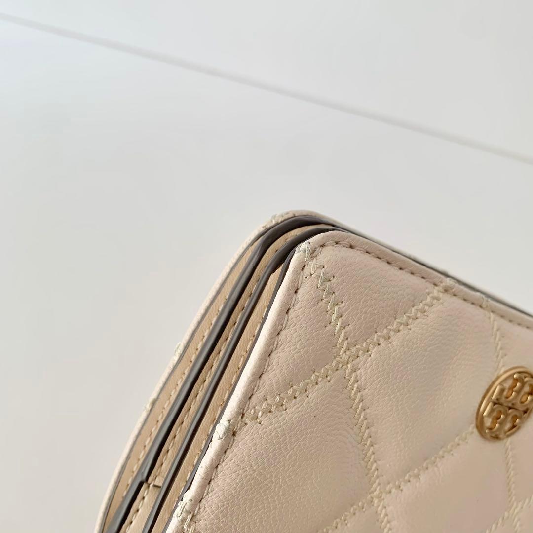 【TORY BURCH】トリーバーチ　二つ折り財布　ダイヤモンドキルト　ホワイト