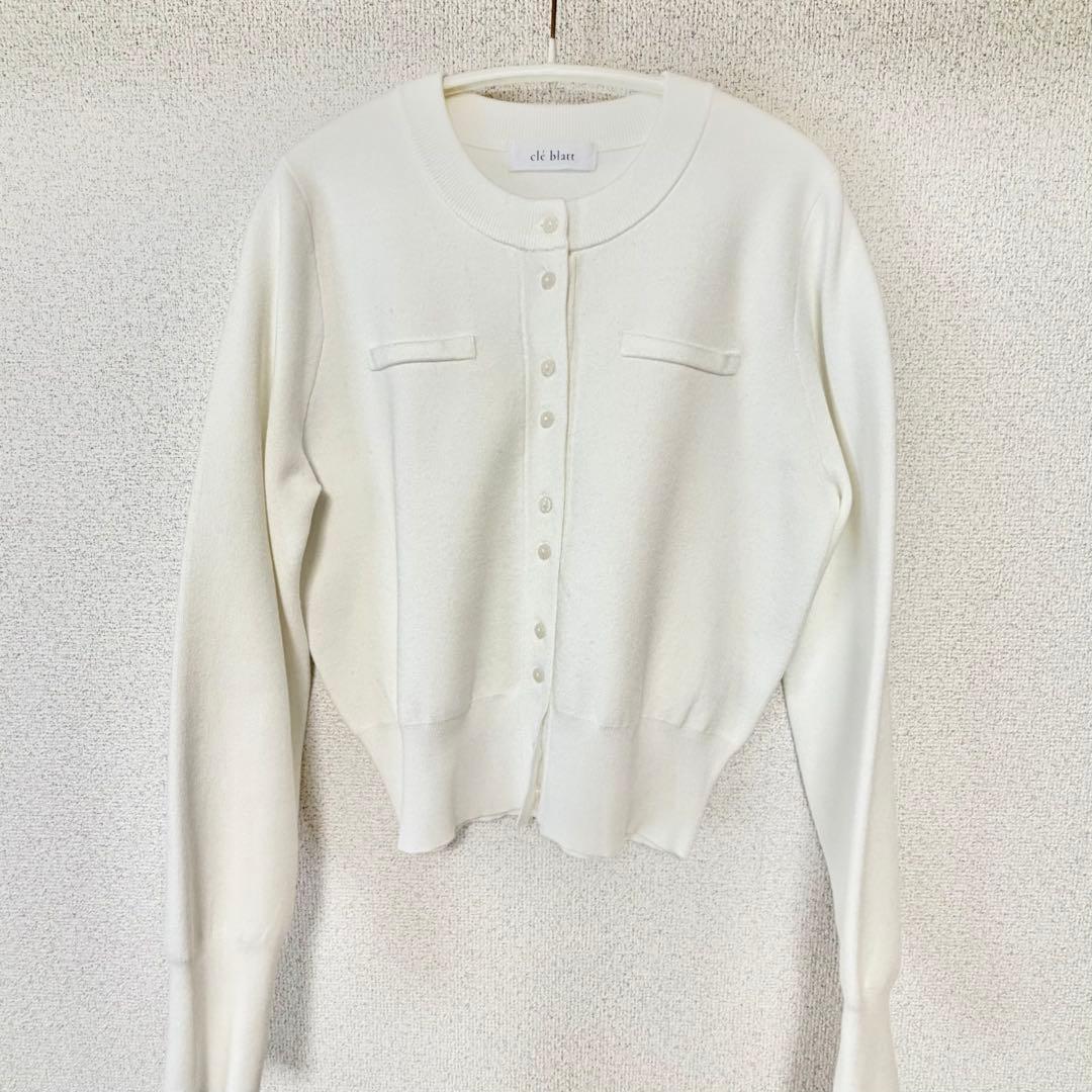 【美品】cleblattコンパクトニットカーディガン オフホワイト Mサイズ