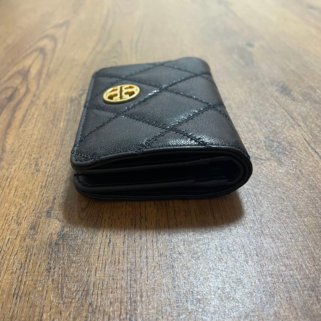 ToryBurch黒いレザー 二つ折り財布 キルティング