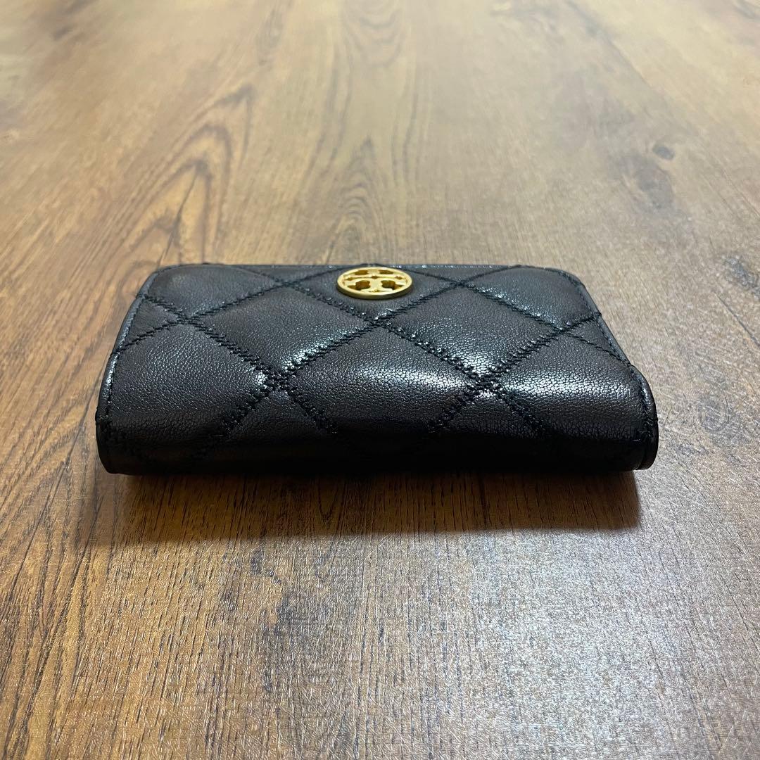 ToryBurch黒いレザー 二つ折り財布 キルティング