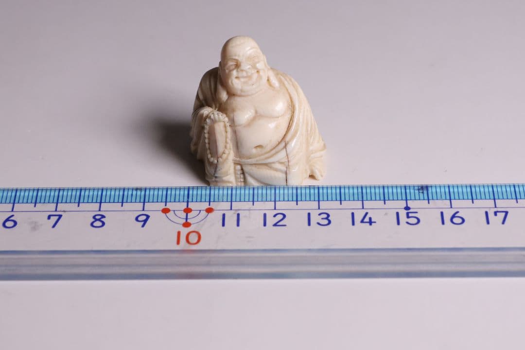 時代 布袋様 置物 高3.1cm 17g 天然素材 牙 七福神 彫刻【CM275