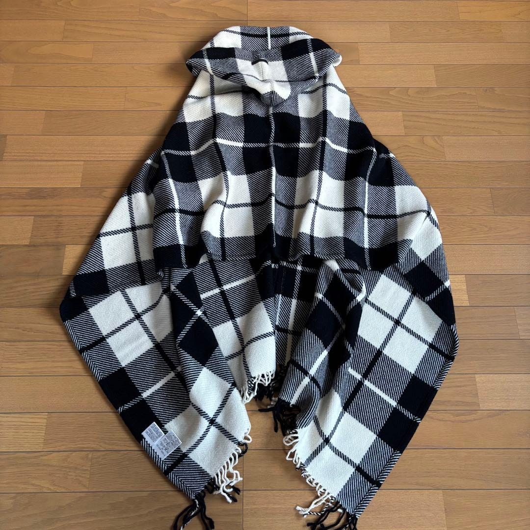 BURBERRY BLUE LABEL フード付き ポンチョ ストール ロゴ刺繍