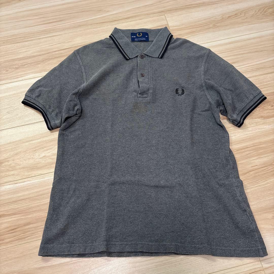 ▪️FRED PERRY メイドインイングランド　グレー　ポロシャツ　ライン　半袖