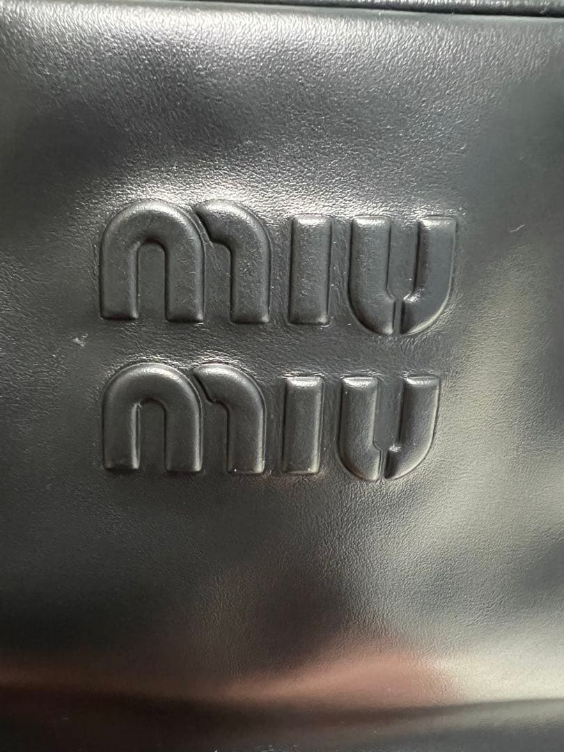 miumiu レザーボーバッグ ラージ