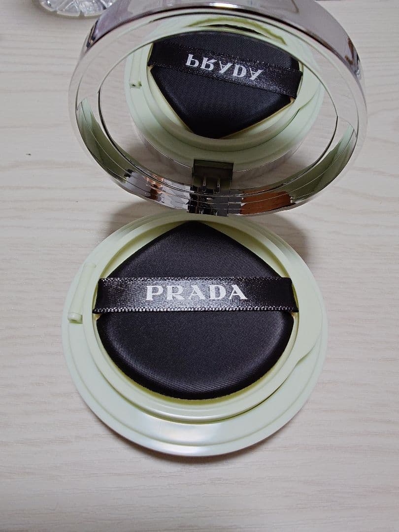 PRADA プラダ リヴィール メッシュ クッションファンデーション LN10