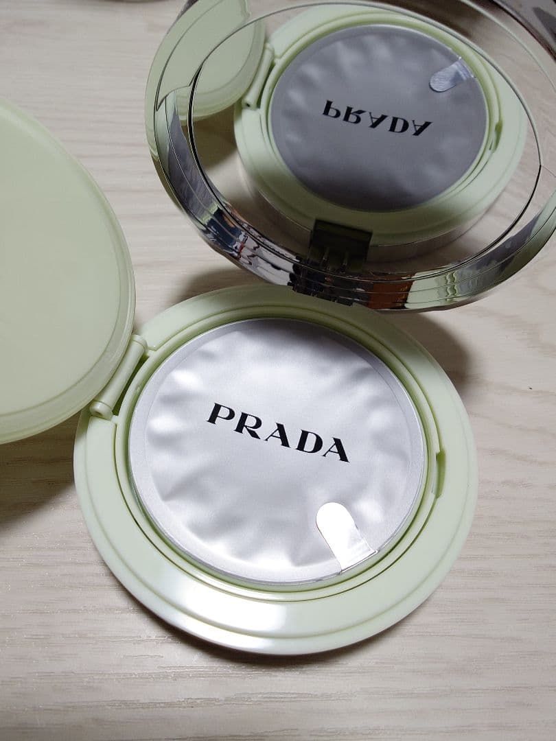 PRADA プラダ リヴィール メッシュ クッションファンデーション LN10