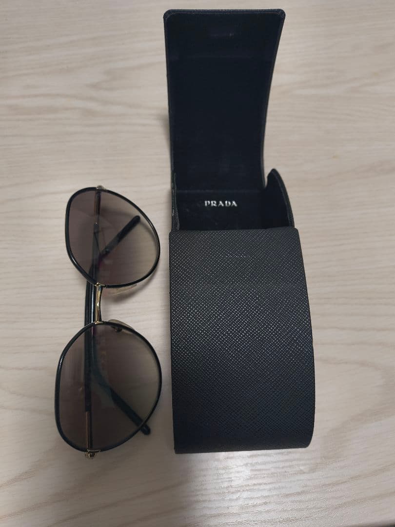 U*E様 PRADA サングラス
