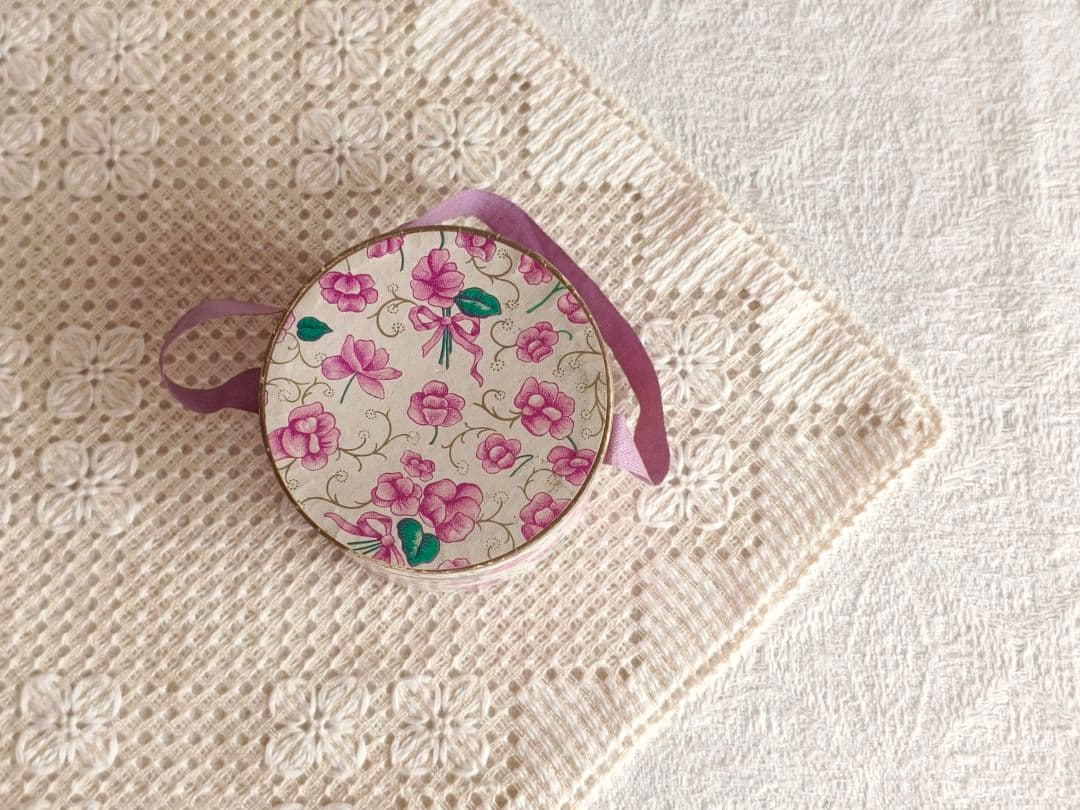 * vintage box ❀ * スミレ柄 ラウンドボックス