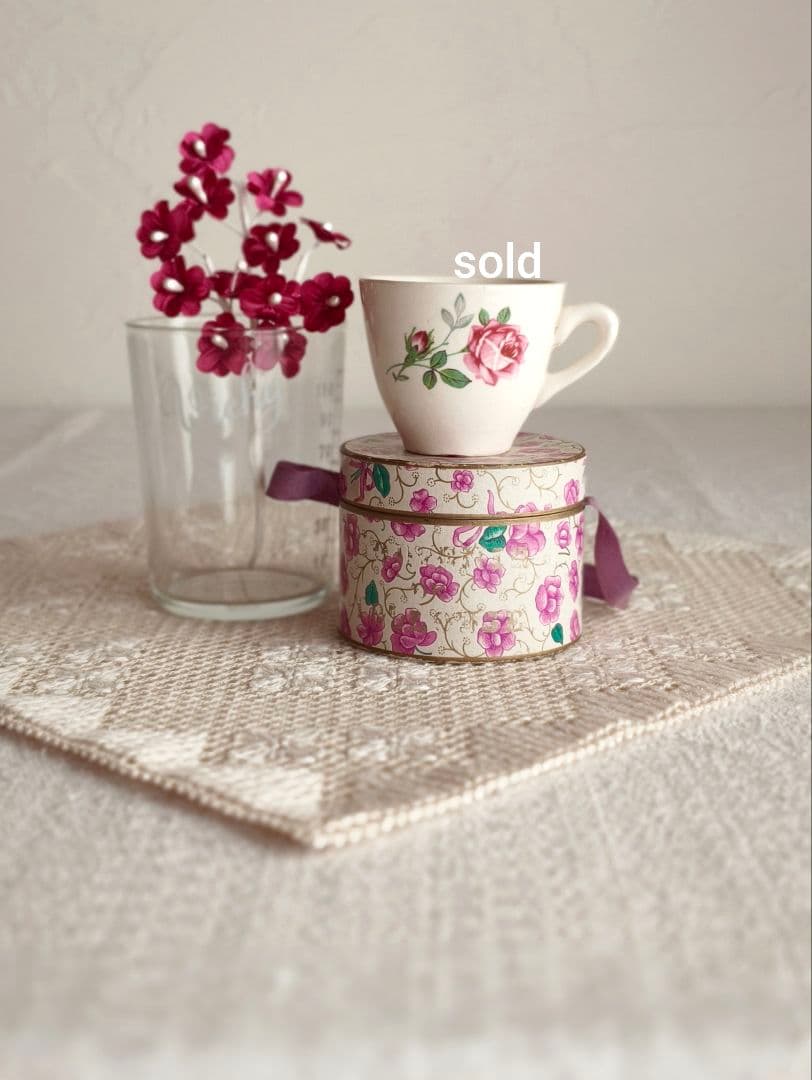 * vintage box ❀ * スミレ柄 ラウンドボックス