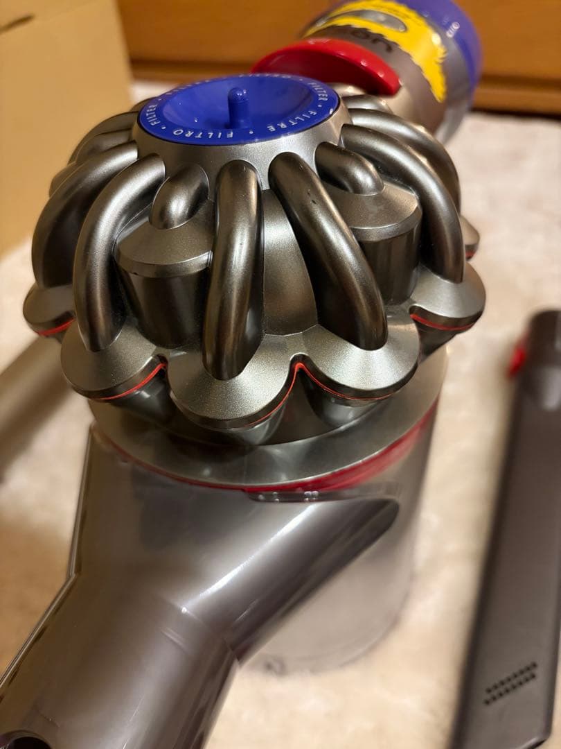 m*r様 【ジャンク品】dyson v8 fluffy extra スティックク