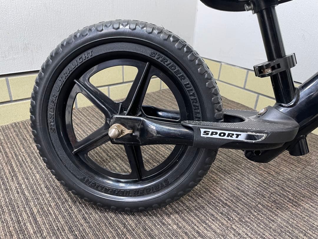 【極美品】 STRIDER SPORT ブラック 12インチ バランスバイク