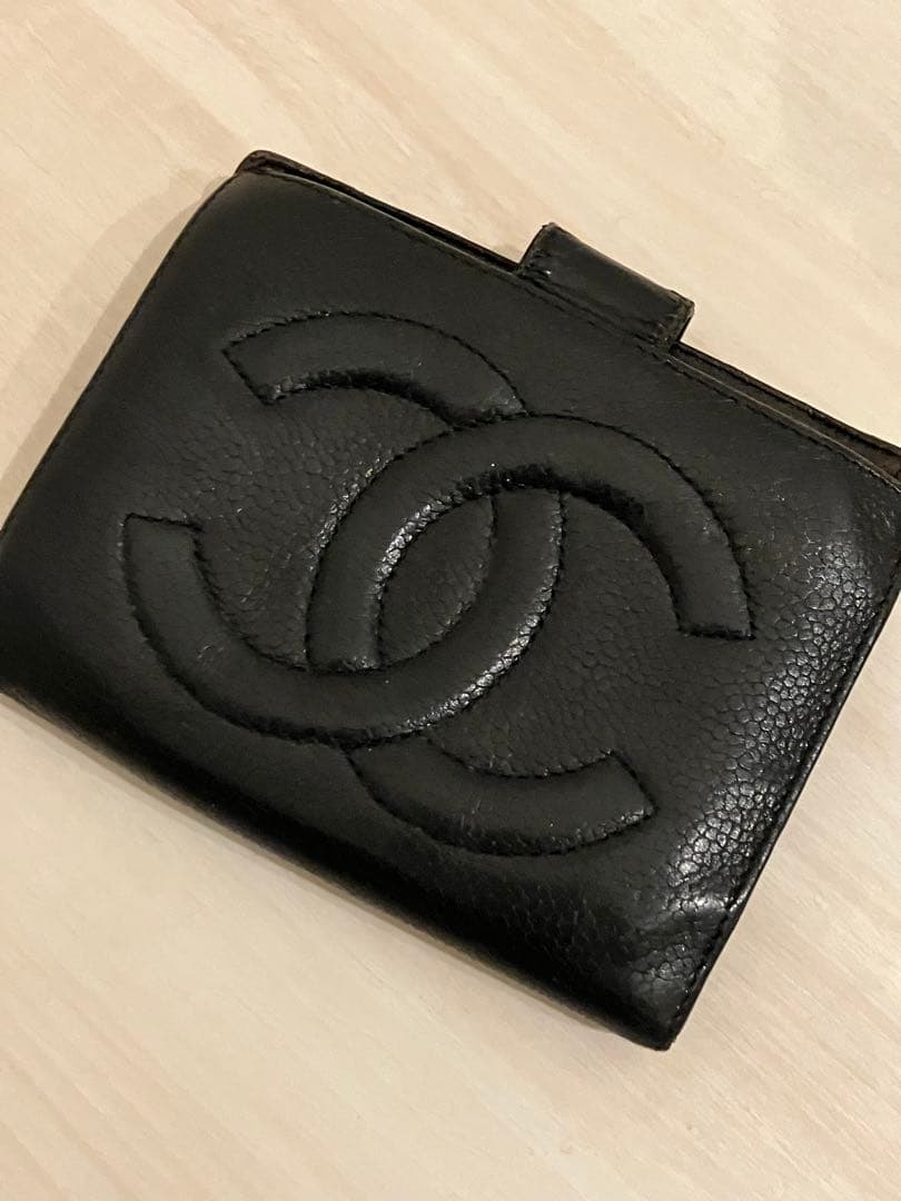 CHANEL シャネル　ココマーク　キャビアスキン　がま口　二つ折り財布　黒