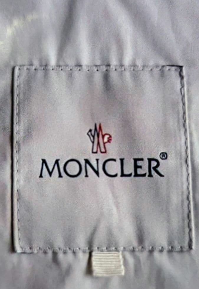 MONCLERモンクレールコート　M