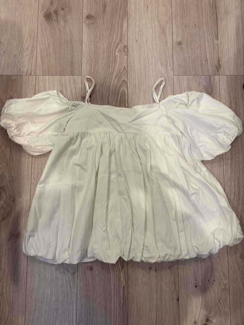 【中古品】 anuans オフショルダーバルーンキャミソール