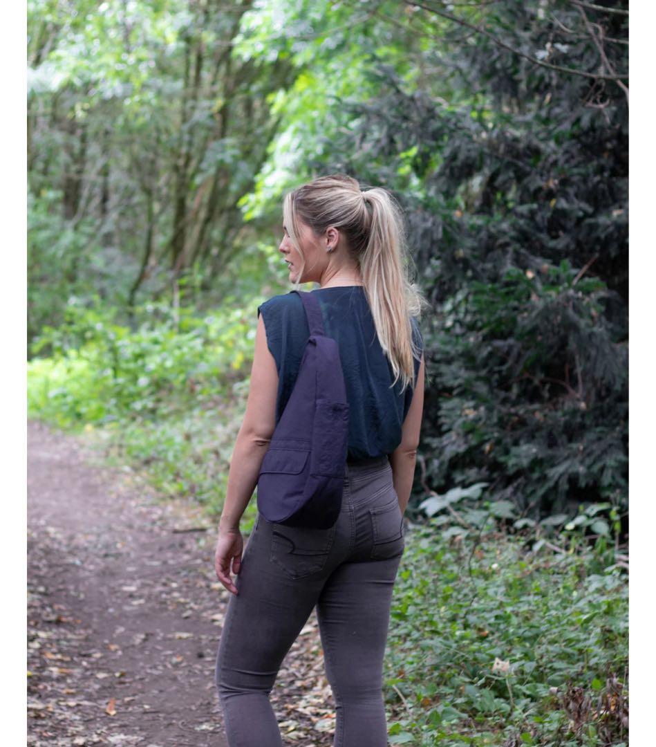 新品★未使用　Healthy back bag ネイビー バッグ