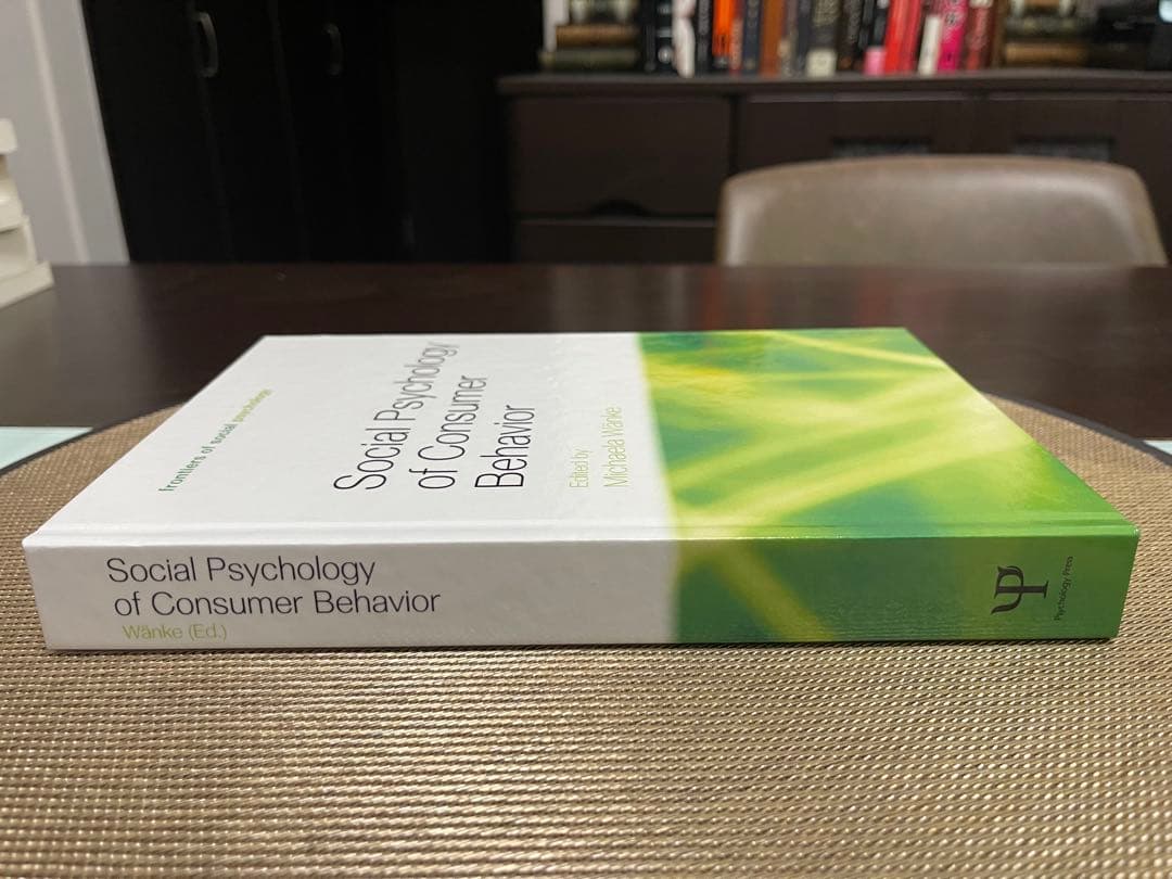 洋書 Social Psychology of Consumer Behavior