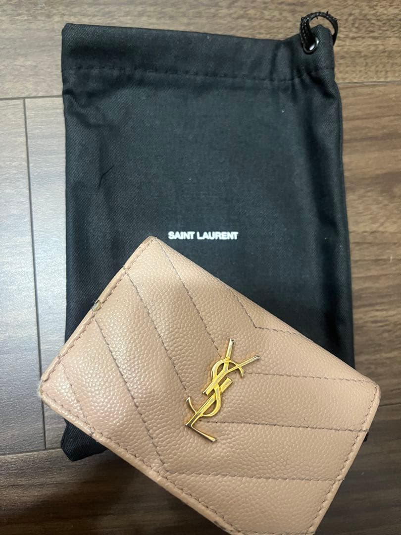 YVES SAINT LAURENT イブサンローラン三つ折財布