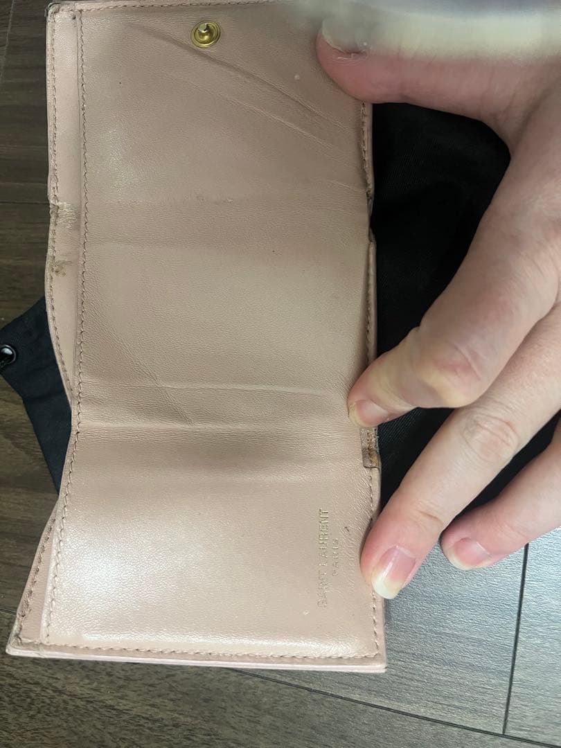 YVES SAINT LAURENT イブサンローラン三つ折財布