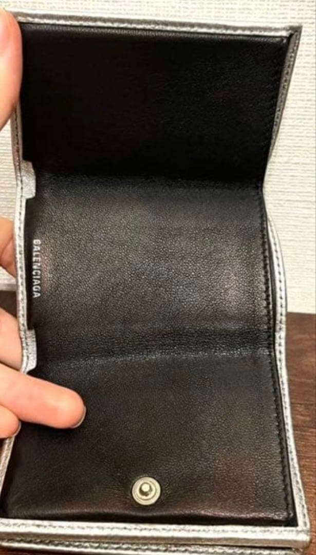m*n様 BALENCIAGA シルバー 三つ折り財布