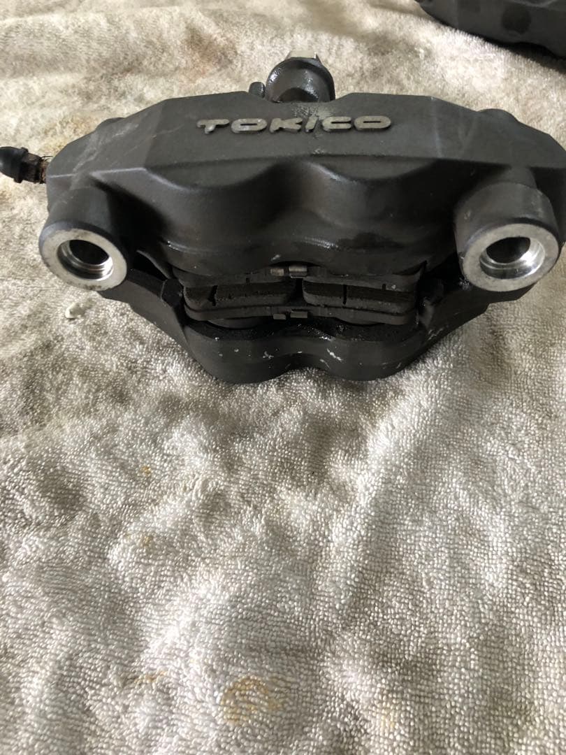 TOKICO ブレーキキャリパー 2個セット　スズキ　GSX-R1000