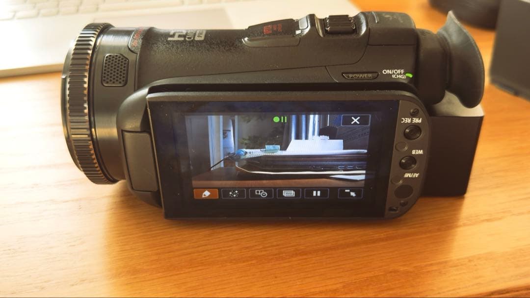 Canon iVIS HF G20 4バッテリー付き動作OK