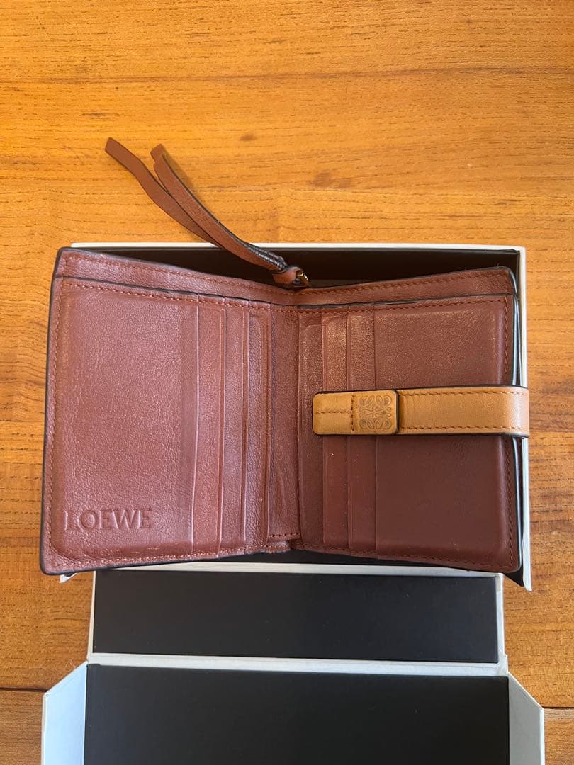 【LOEWE】二つ折り財布