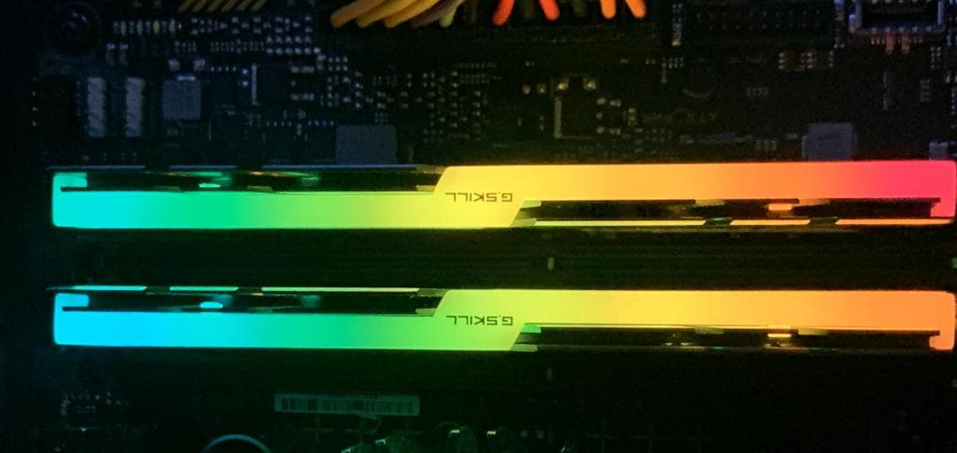 DDR4 3600MHz RGBメモリ 16GB（2 x 8GB）