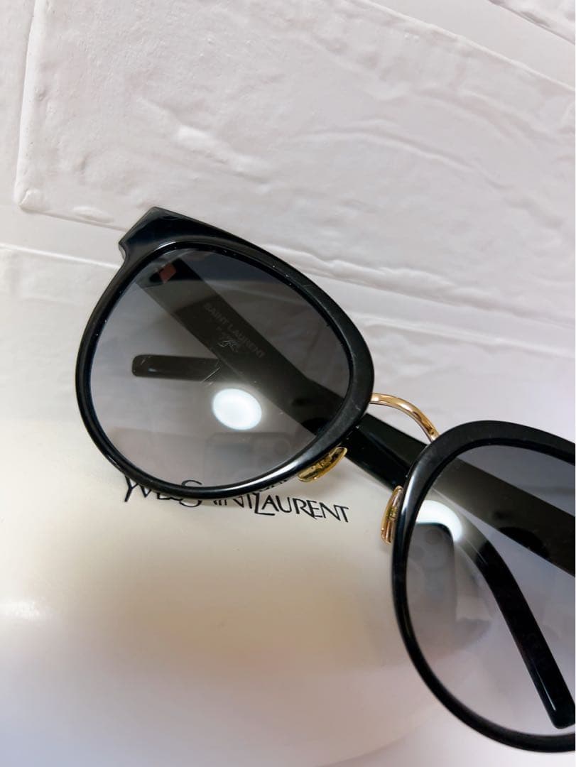 YVESSAINTLAURENT サングラス　55□22-145