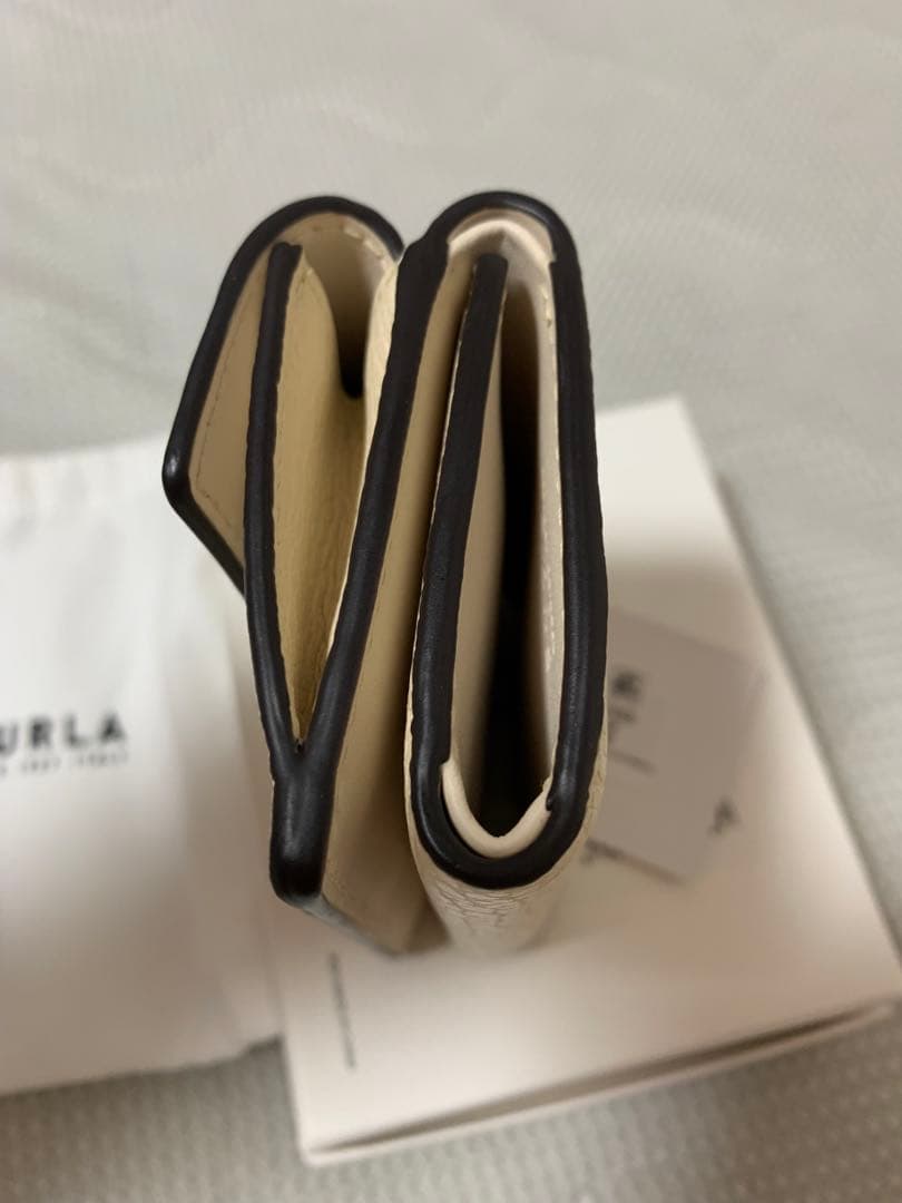 FURLA バビロン 三つ折り財布 アイボリー