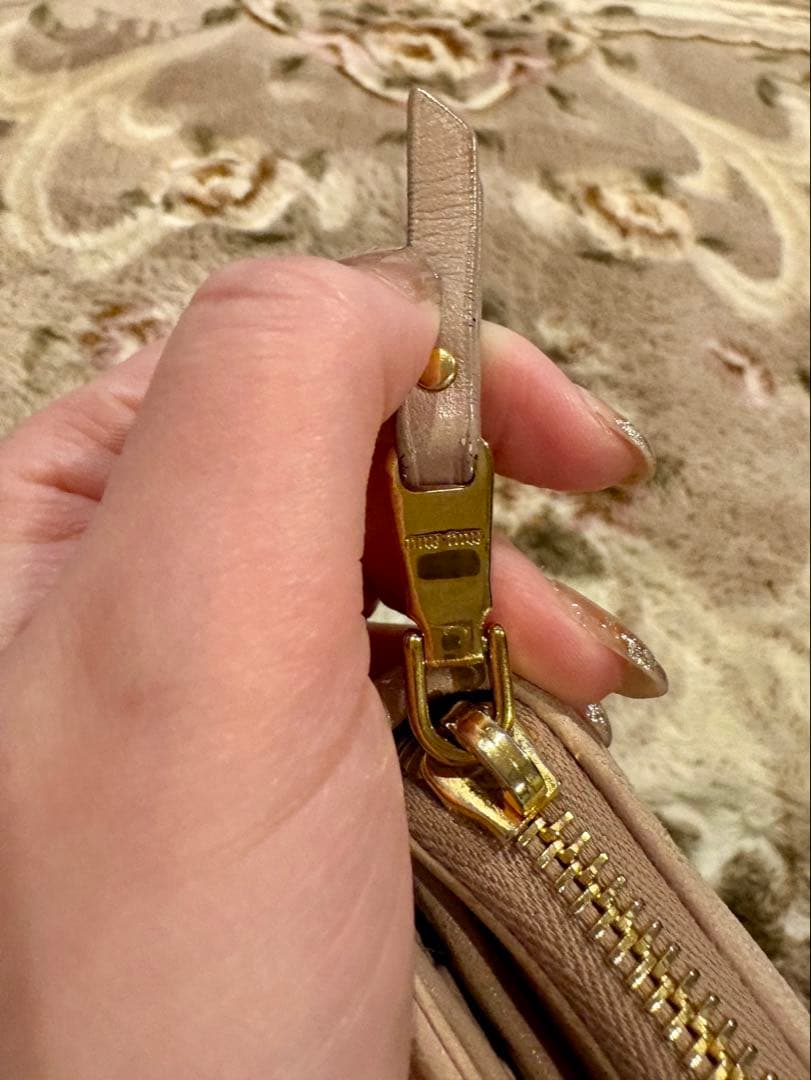 Miu Miu マテラッセ ピンクベージュ
