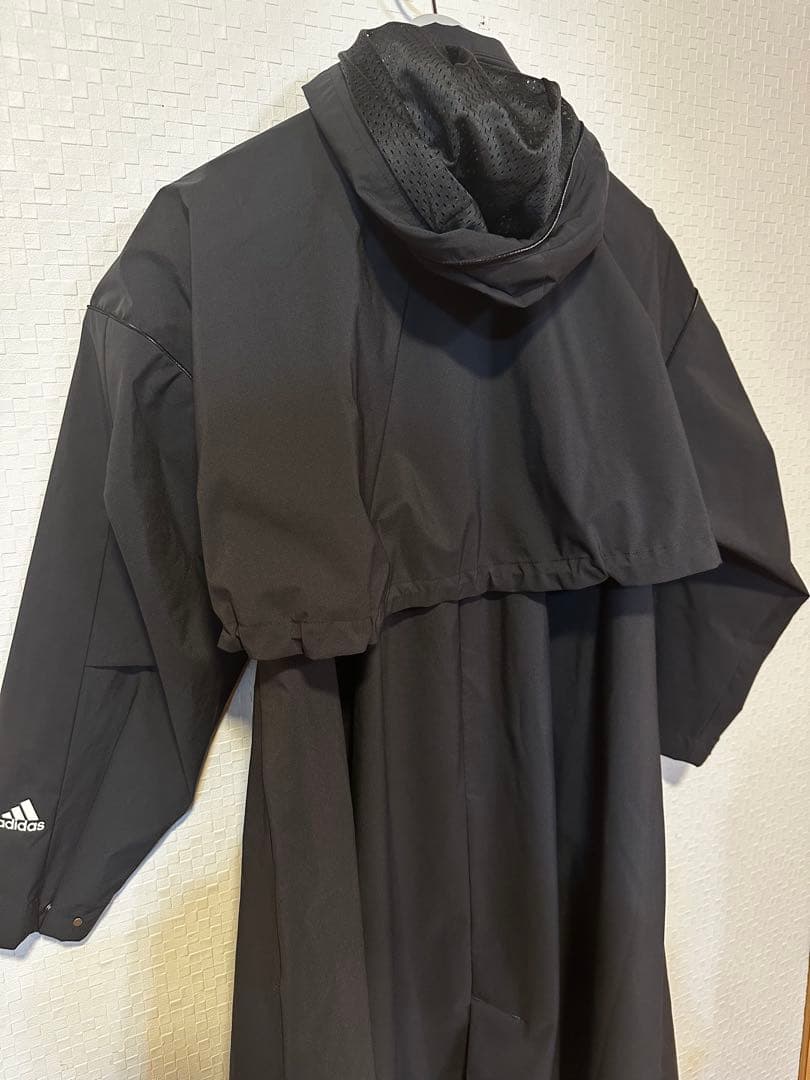 adidas ブラック ロングコート フード付き