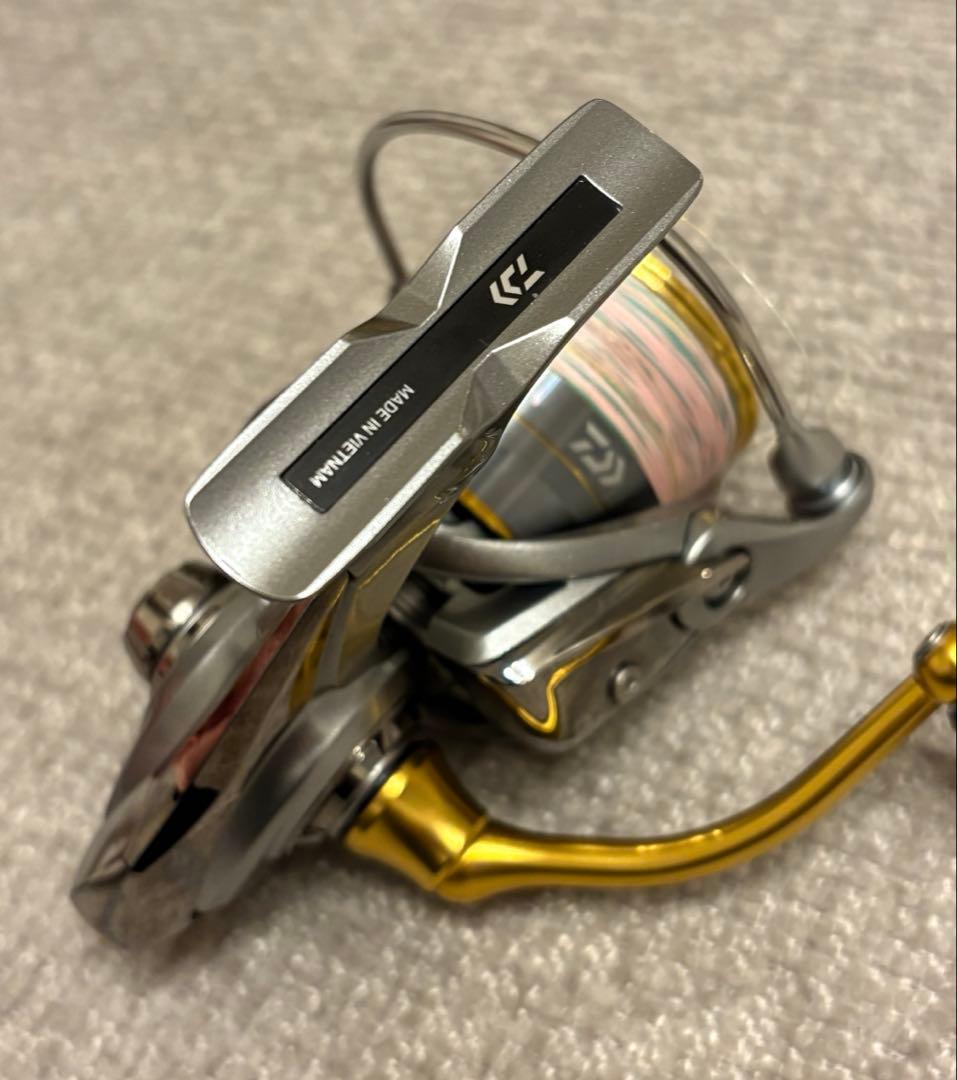 「美品」 DAIWA ダイワ フリームス FREAMS LT 4000D-CXH