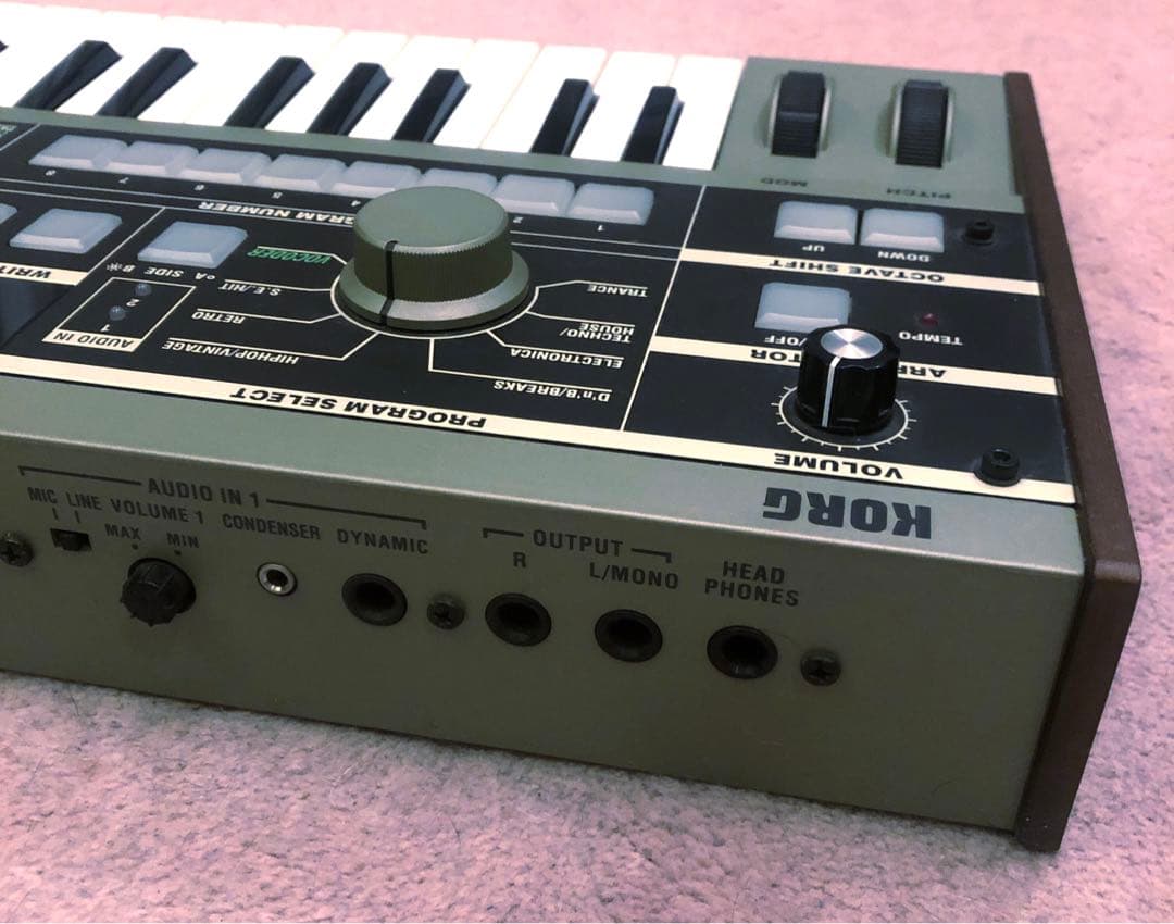 microKORG シンセサイザー