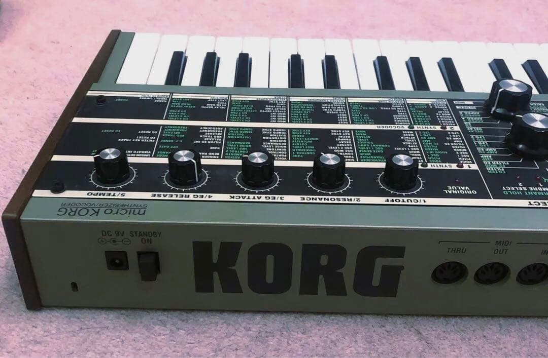 microKORG シンセサイザー