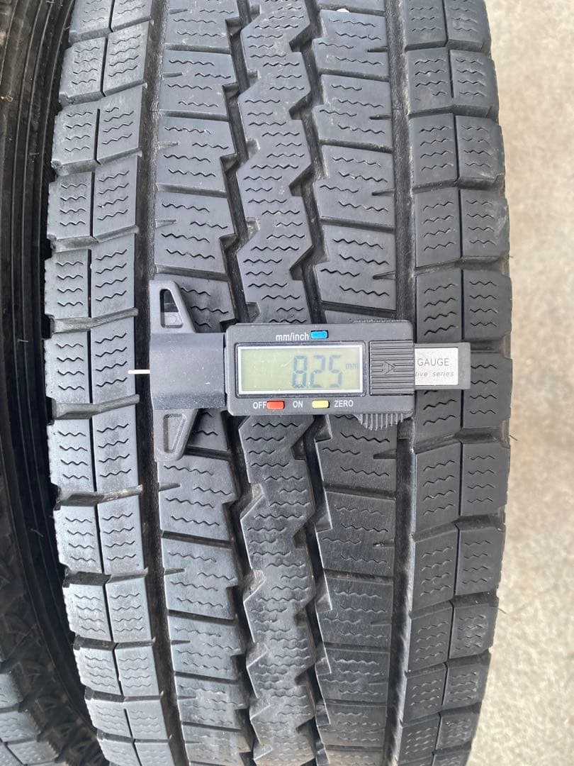 ダンロップ195/80R15 107/105L ウィンターマックスSV01 2本