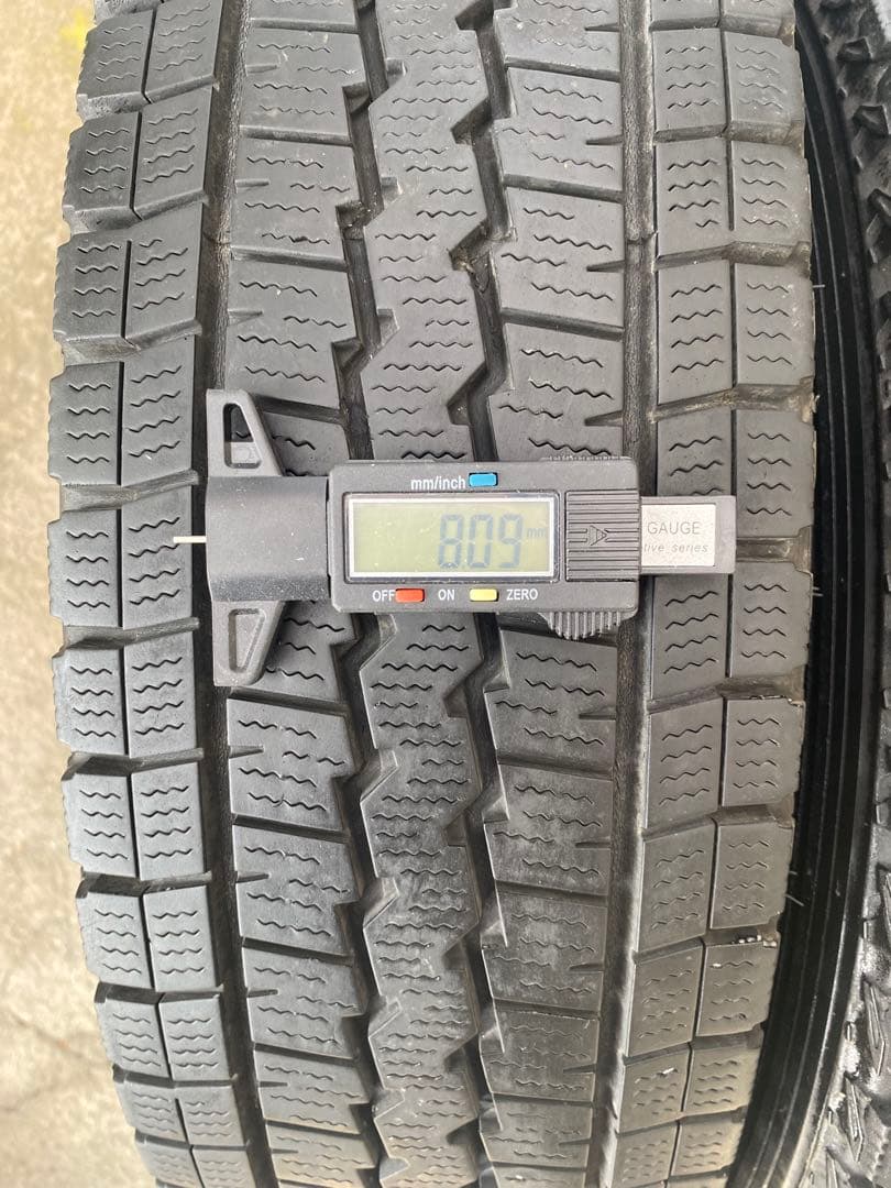 ダンロップ195/80R15 107/105L ウィンターマックスSV01 2本