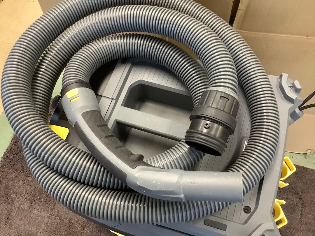ケルヒャー　乾湿両用掃除機　NT30/1Ap