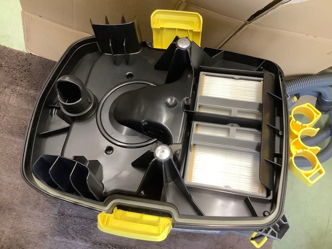 ケルヒャー　乾湿両用掃除機　NT30/1Ap