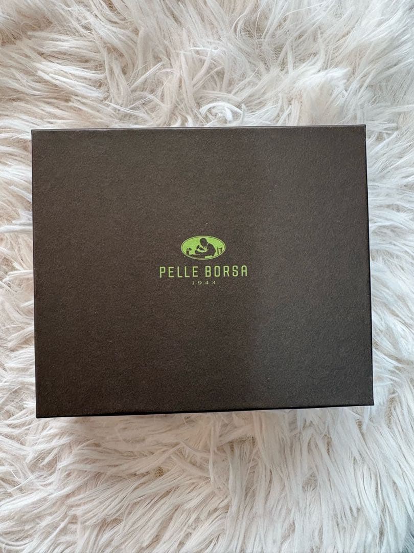 新品未使用♪PELLE BORSA ペレボルサ　レザー二つ折り財布
