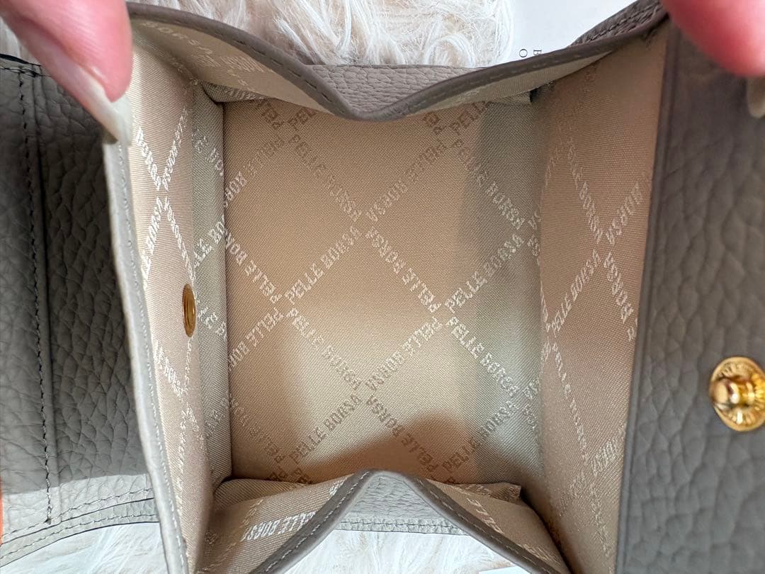 新品未使用♪PELLE BORSA ペレボルサ　レザー二つ折り財布