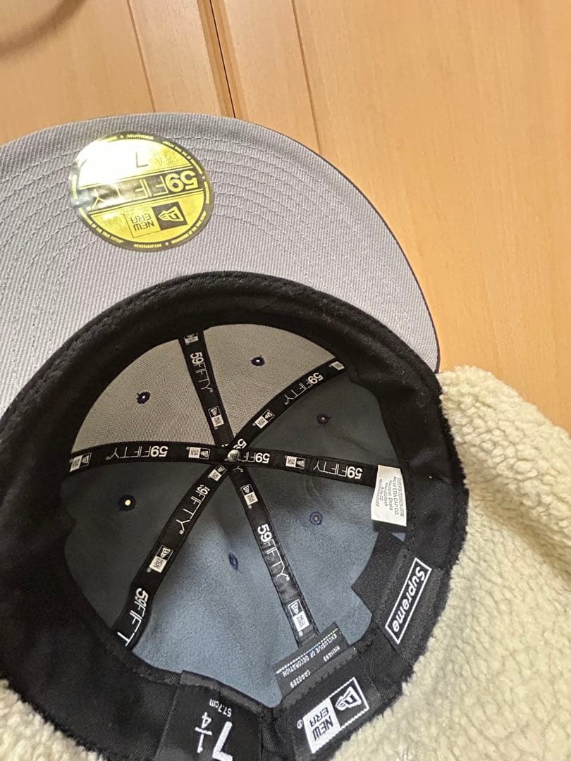 Supreme フラップ付き レザーキャップ 最終値引き中‼️ステッカーつき