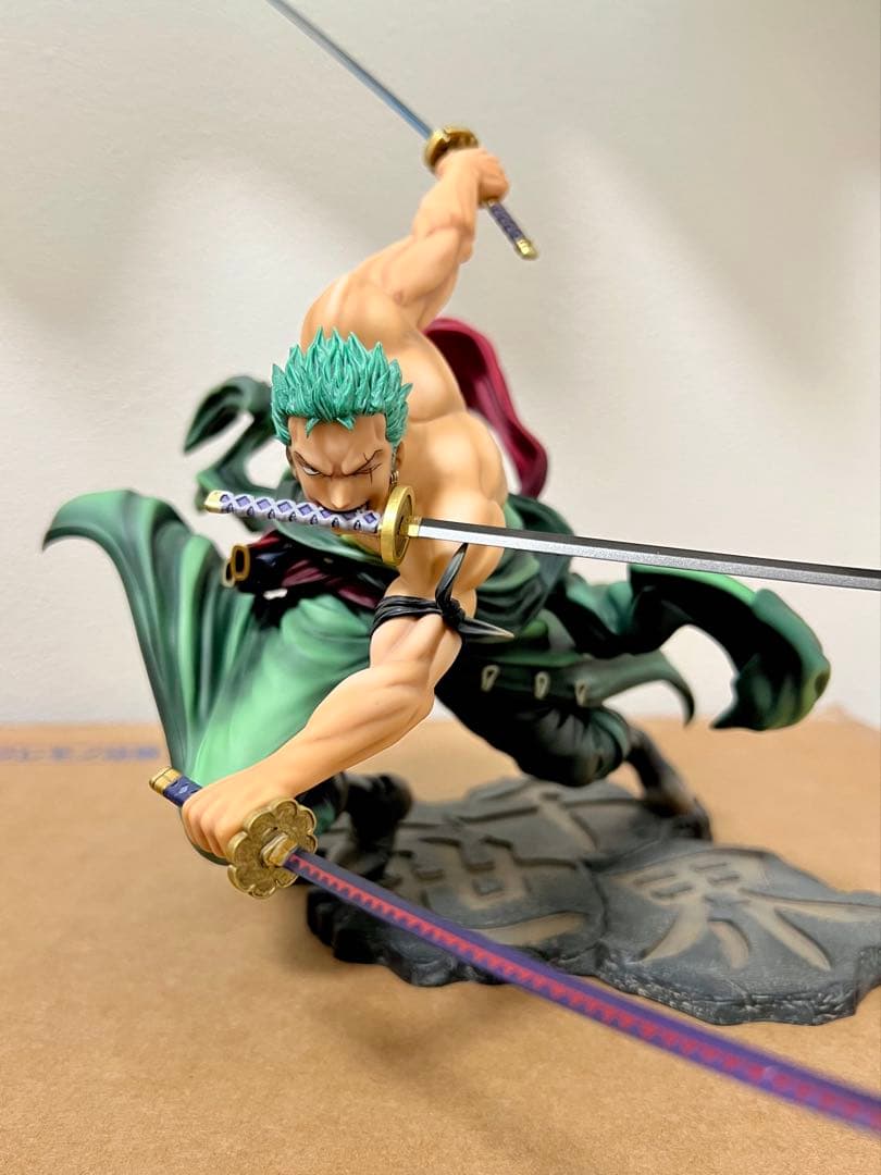 pop maximum 正規品　ゾロ　フィギュア　三千世界