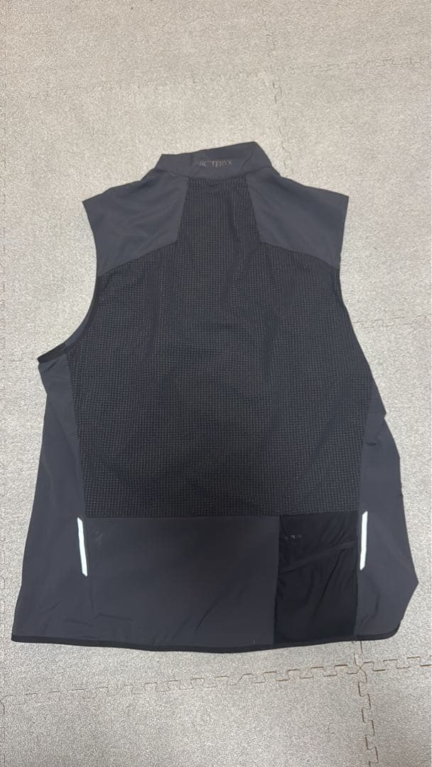 ダ*チ様 Arc’teryx ベスト ブラック