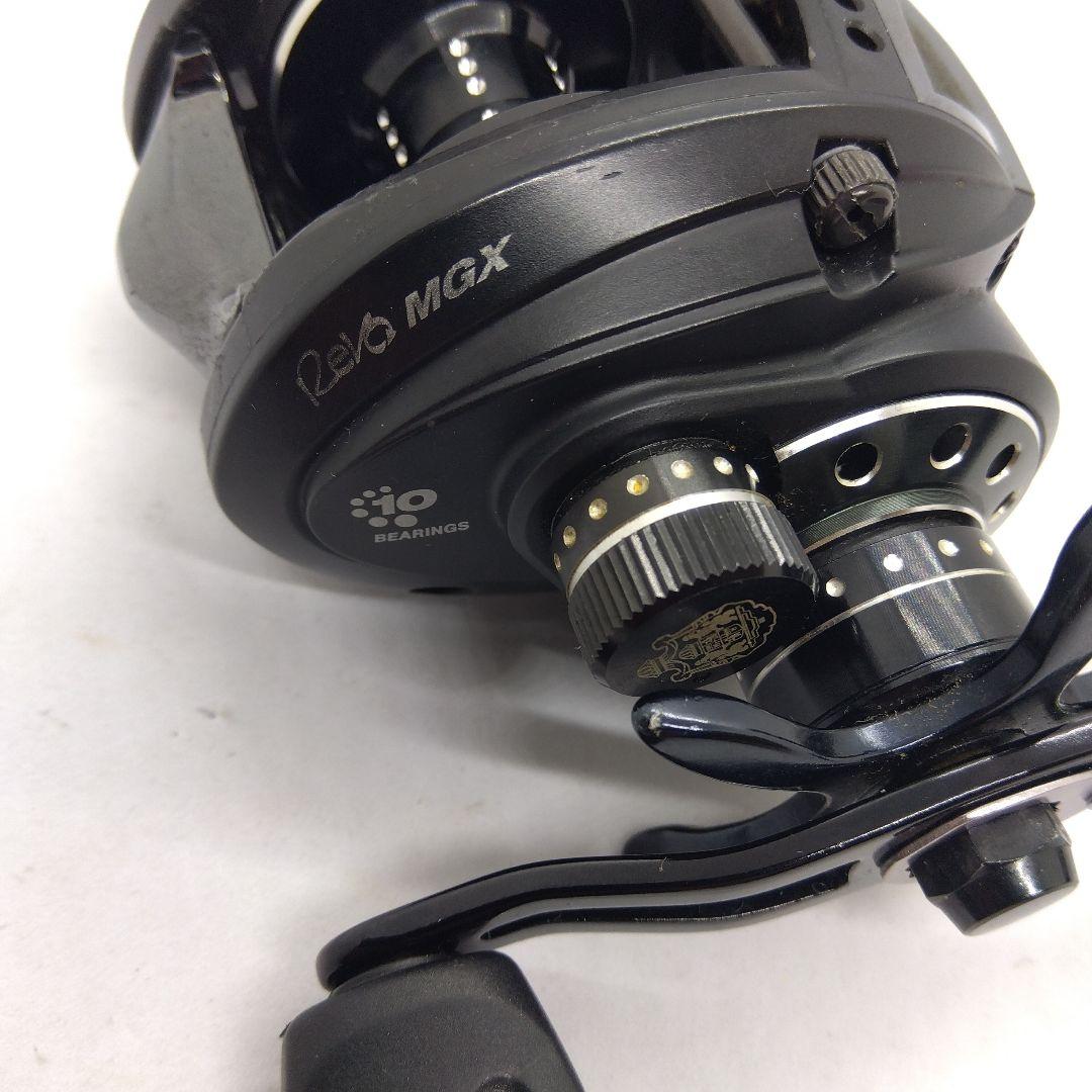 アブガルシア レボMGX-SHS 右ハンドル ベイトリール 中古品